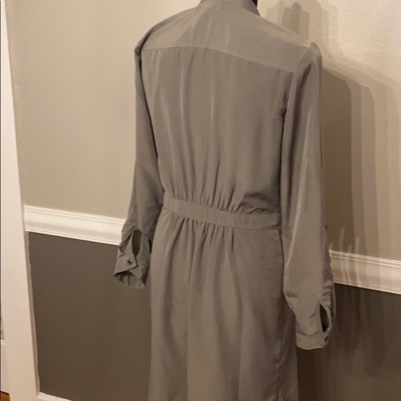 Banana Republic Khaki Dress with Pockets - Picture 4 of 6